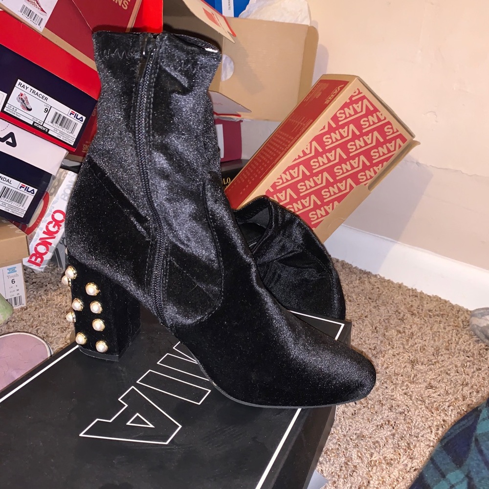 Pearl design heels